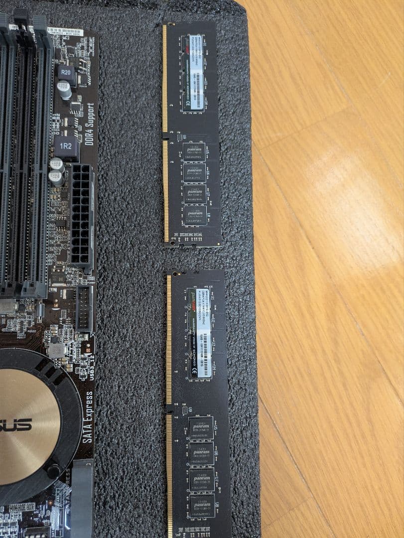 ASUSマザーボード、CPU core i7-6700、メモリ8GB2枚セット