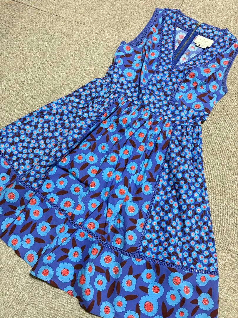 Kate Spadeフラワーレースドレス