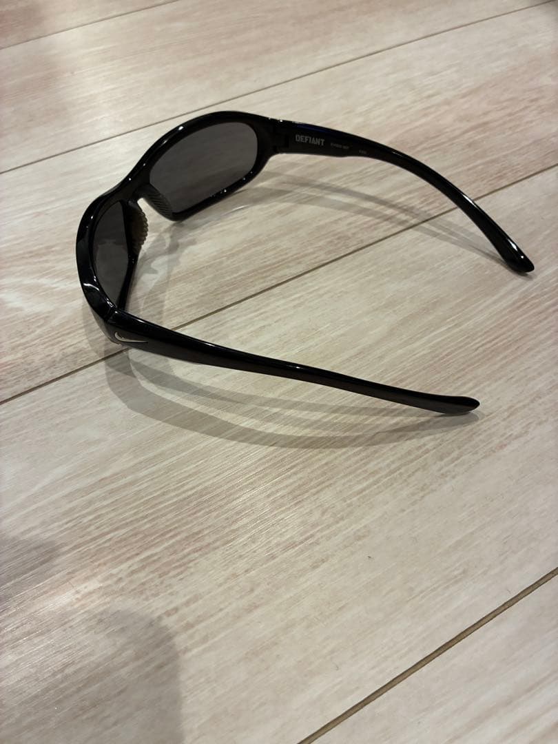 NIKE Archive サングラス マットブラックOUR’sローズ氏着用