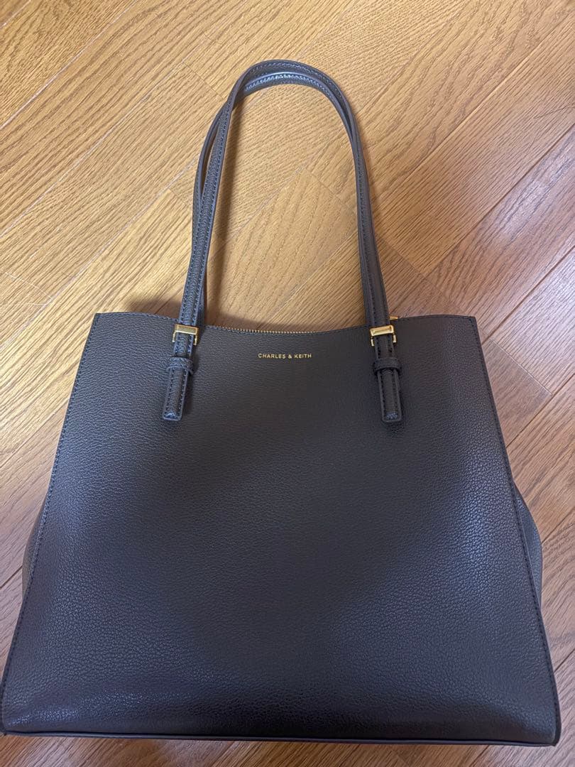 CHARLES & KEITH クラシックダブルハンドル　トートバッグ