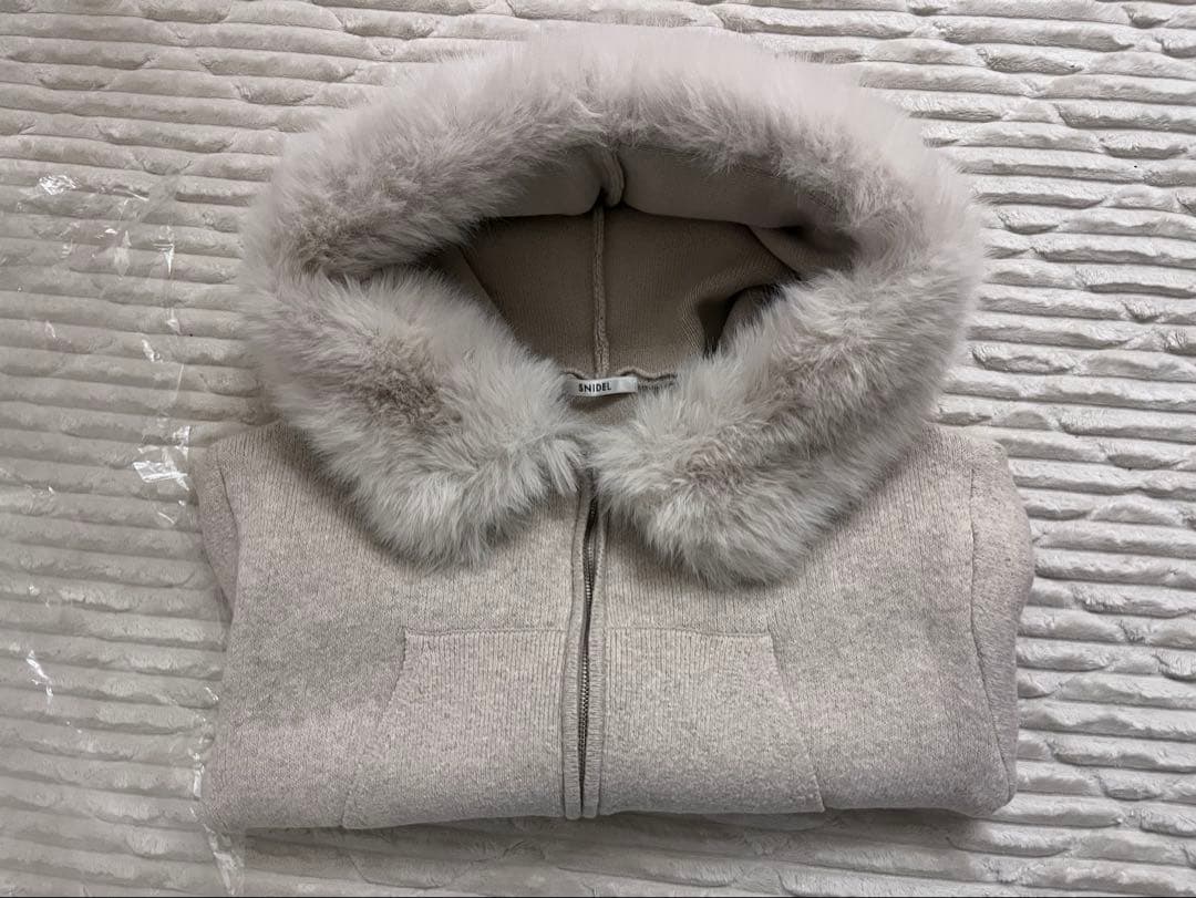〜25値下げ 新品スナイデル ファーフードパーカー