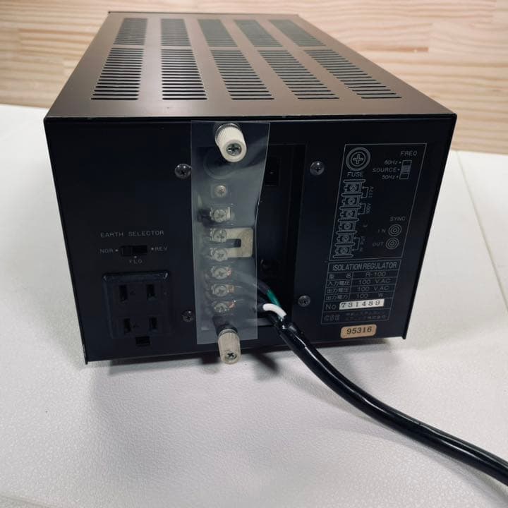 CSE アイソレーション　レギュレーター　R-100 クリーン電源