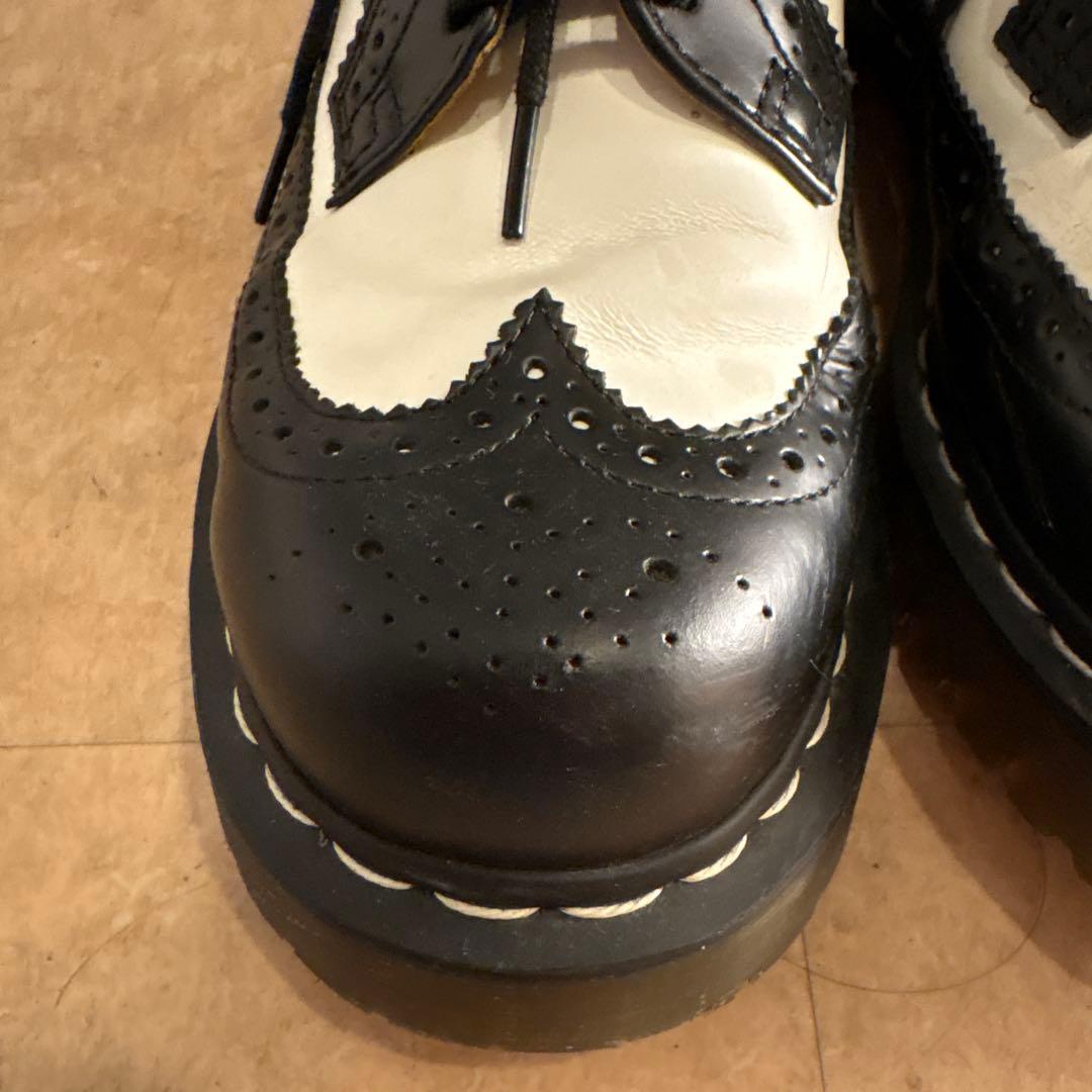 【最終お値下】Dr. Martens 黒白ウィングチップシューズ