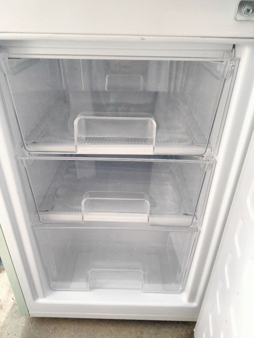 はまさき近隣地域発送無料　アイリス　130L冷蔵庫 PRR-142D-LG