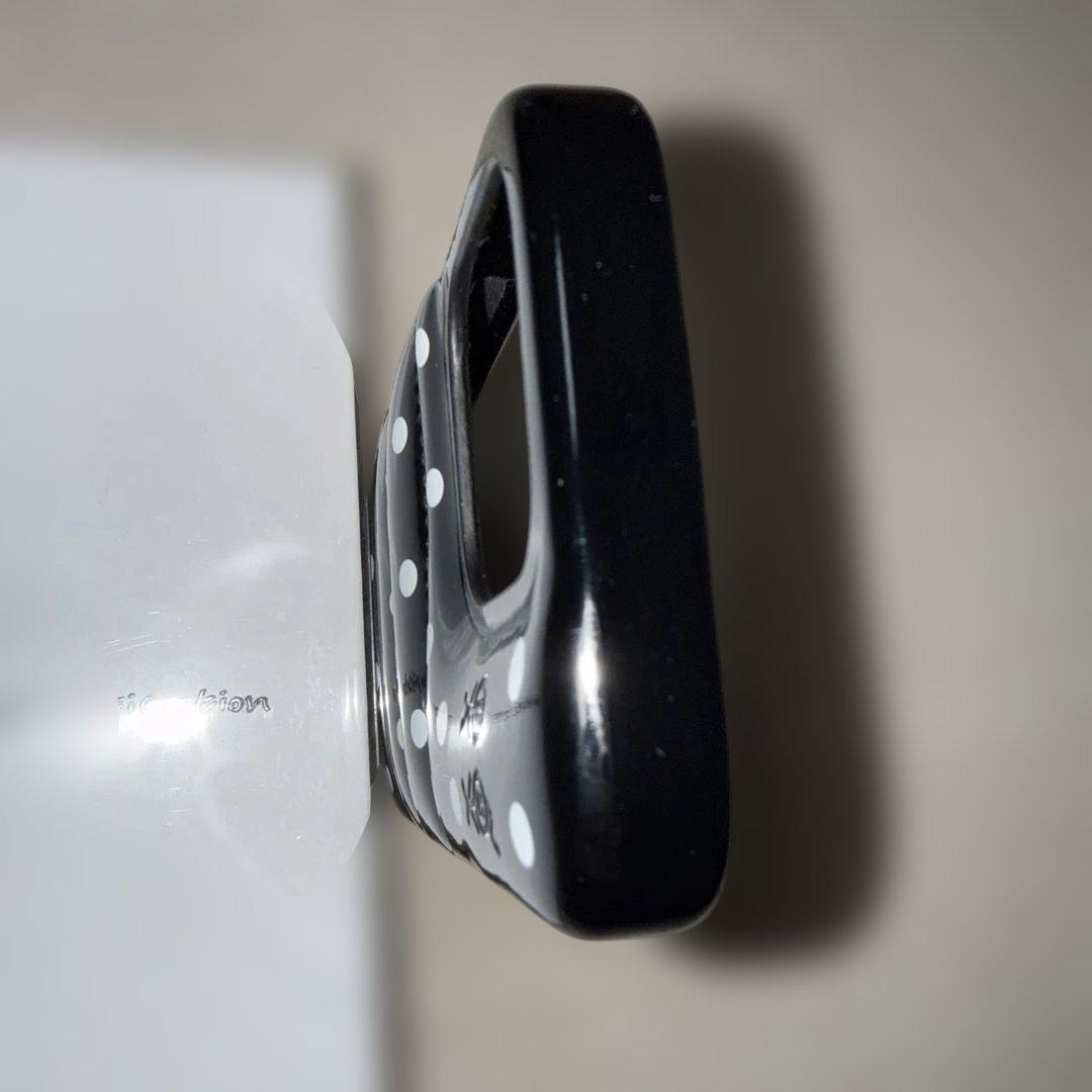 iPhoneアクセサリー Urban Sophistaction 16pro Polka Dots