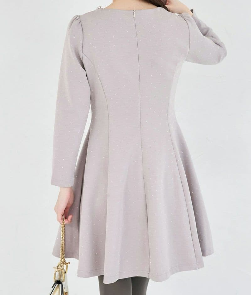 きらきらストーン×ビジュー付きリボンボンディングワンピース　アイスグレー