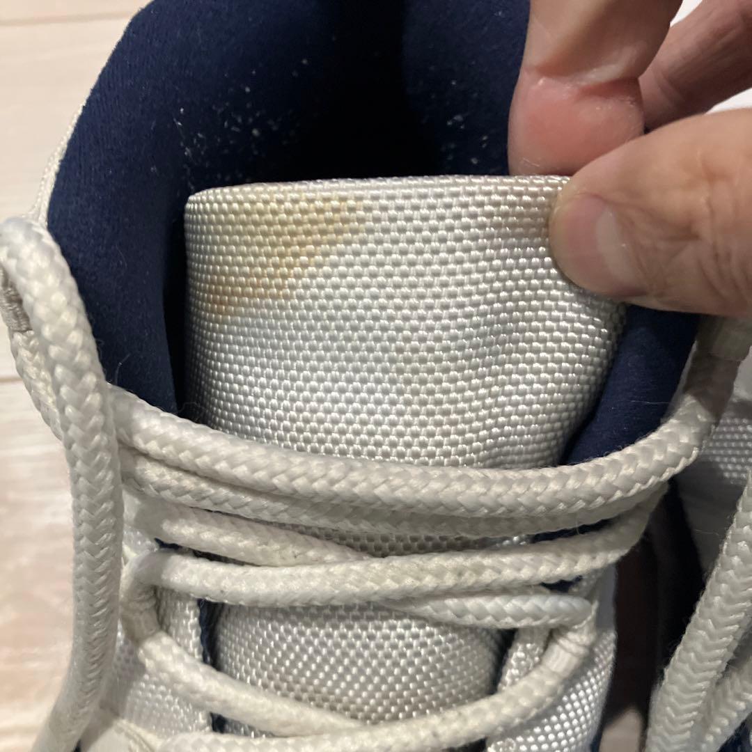 Air Jordan 11 ホワイト/ネイビー