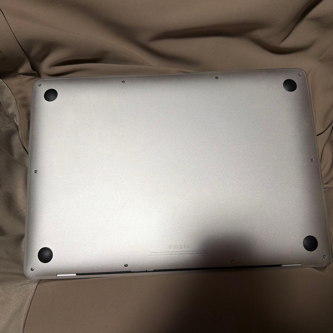 Apple MacBook Air 13インチ シルバー