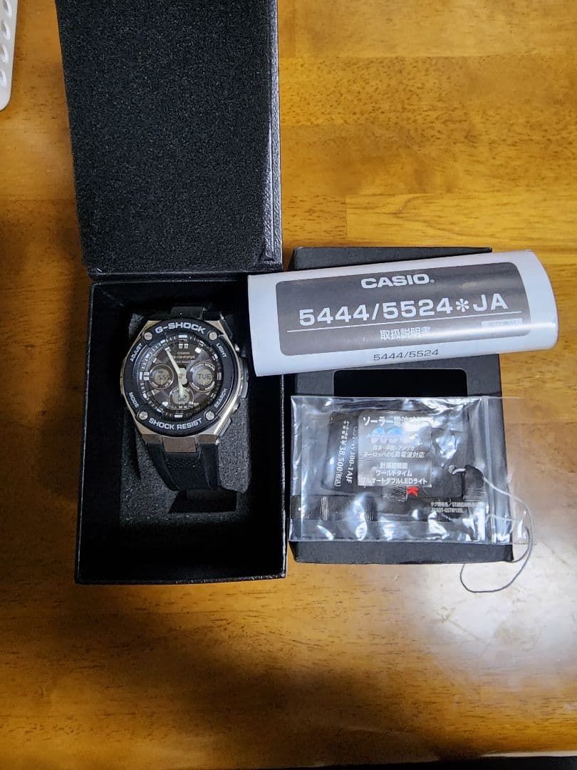 新品未使用 CASIO カシオ Gショック 腕時計 黒 ブラック シルバー