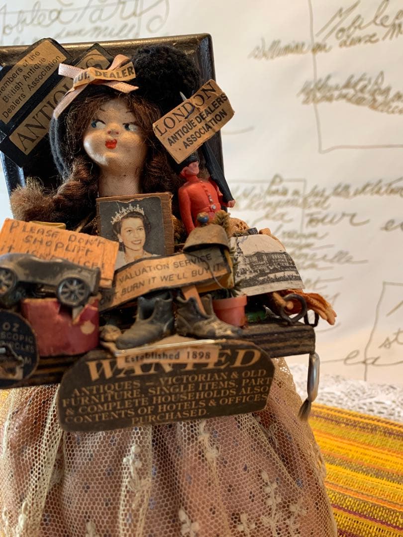 イギリス製　アンティーク　レアなロンドンアンティークショプの看板娘の人形！