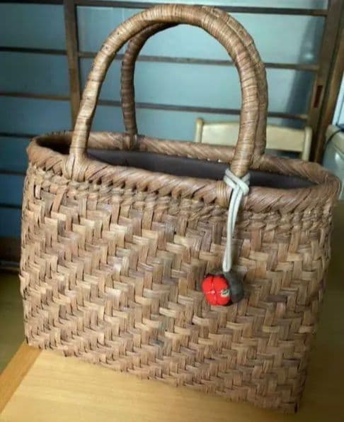 山葡萄　長野県　ハンドバッグ　木の実ストラップ　藍染風手提げ