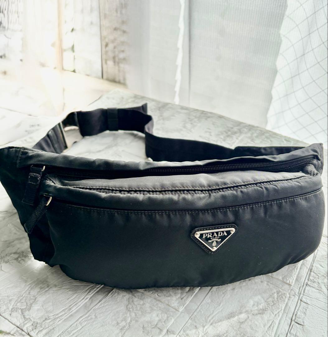 PRADA プラダ　ブラック ボディバッグ　ウエストポーチ　黒