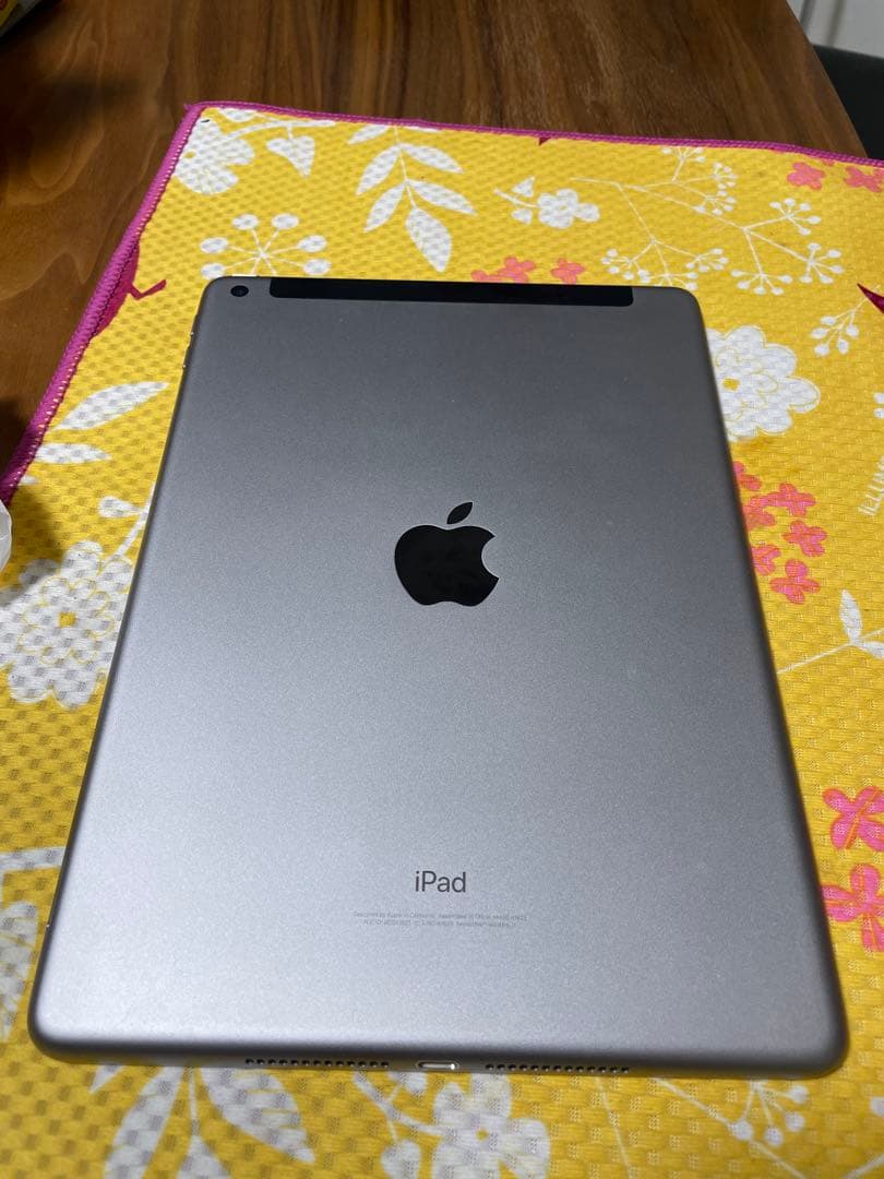 iPad 第５世代 9.7インチ 32GB 防水ケース付き