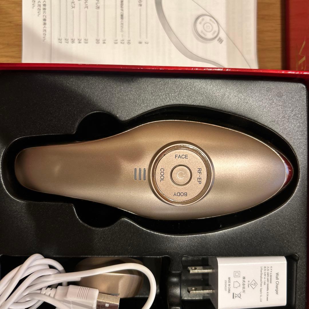 Eclat 美顔器 RF・冷却機能付き　IKKOさん