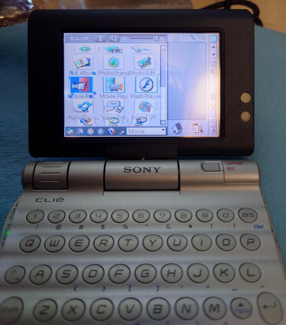 CLIE PEG-UX50英語版。