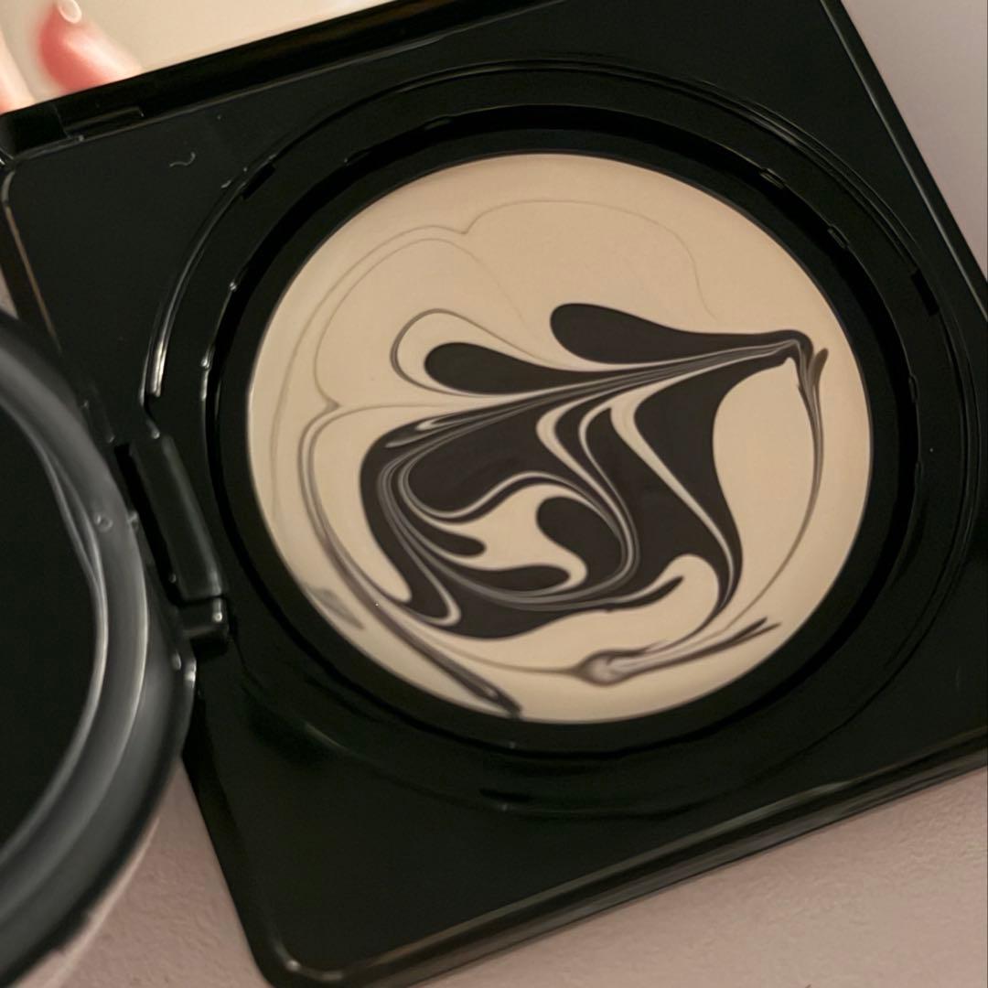 GIVENCHY ソワンノワールUVコンパクト