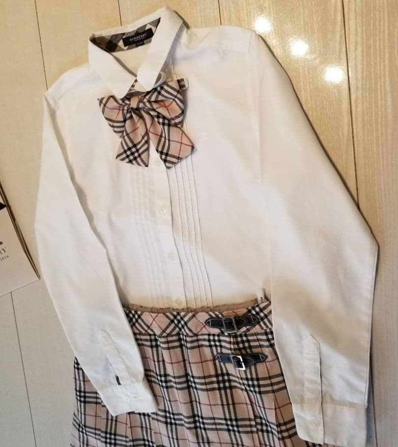 バーバリーセットアップ 未使用近 美品 ベージュ 新品ソックス付 150.160