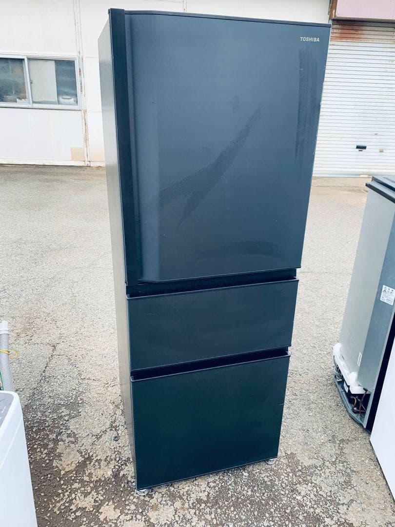 ①✅TOSHIBAノンフロン冷凍冷蔵庫✅ ✅GR-V33SC✅送料設置無料