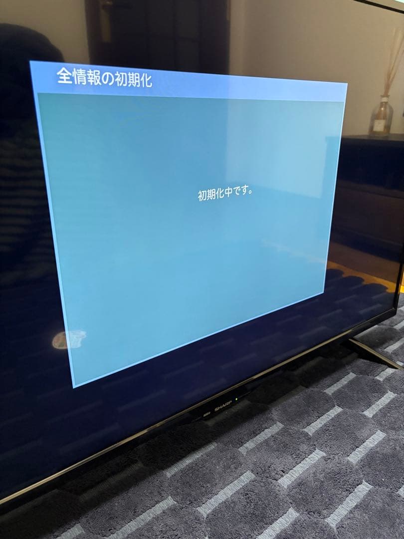 シャープ　液晶テレビ　40インチ　4T-C40 BH1