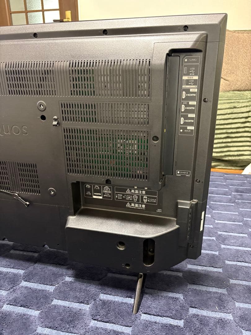 シャープ　液晶テレビ　40インチ　4T-C40 BH1