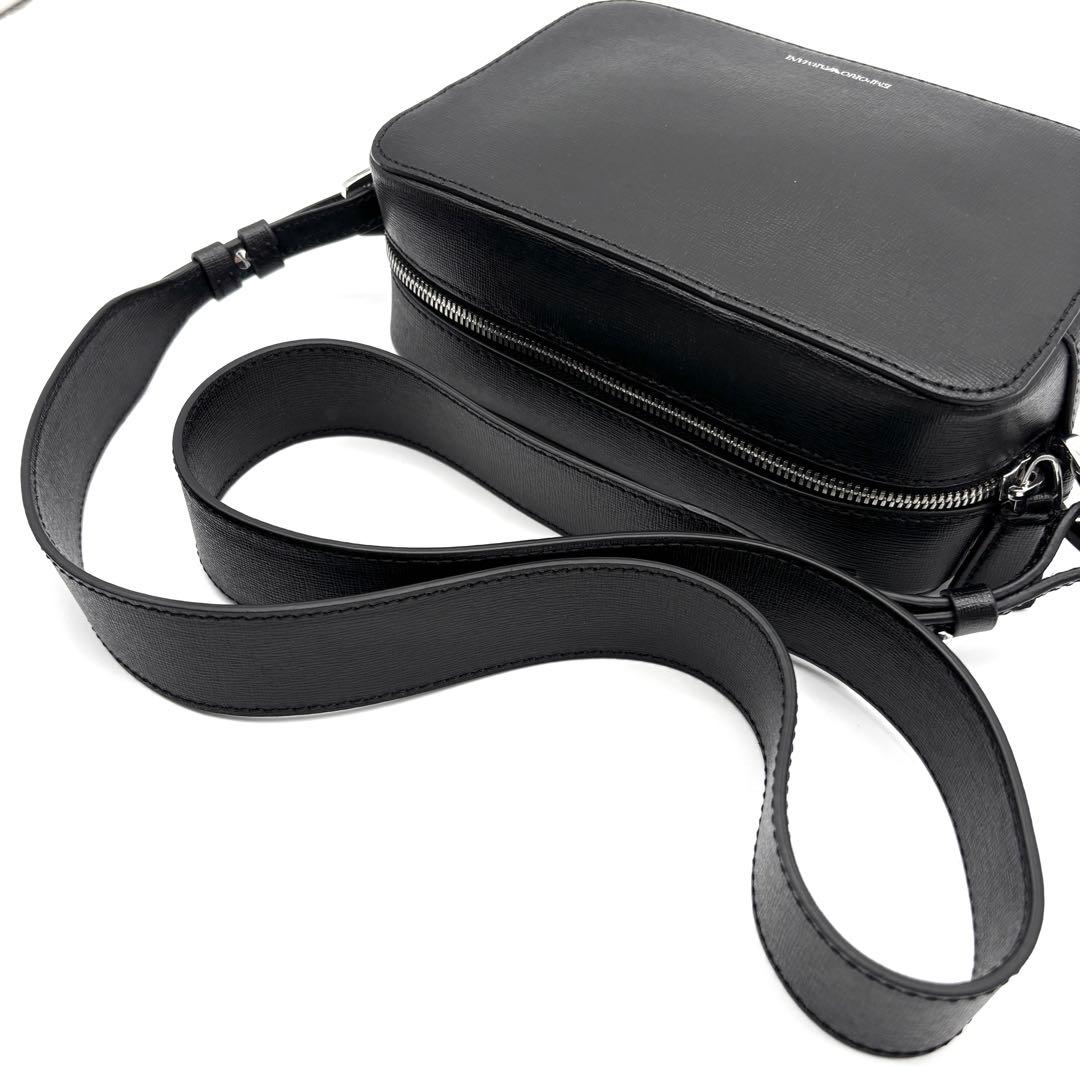 未使用に近い エンポリオアルマーニ ショルダーバッグ ロゴ レザー 斜め掛け 黒