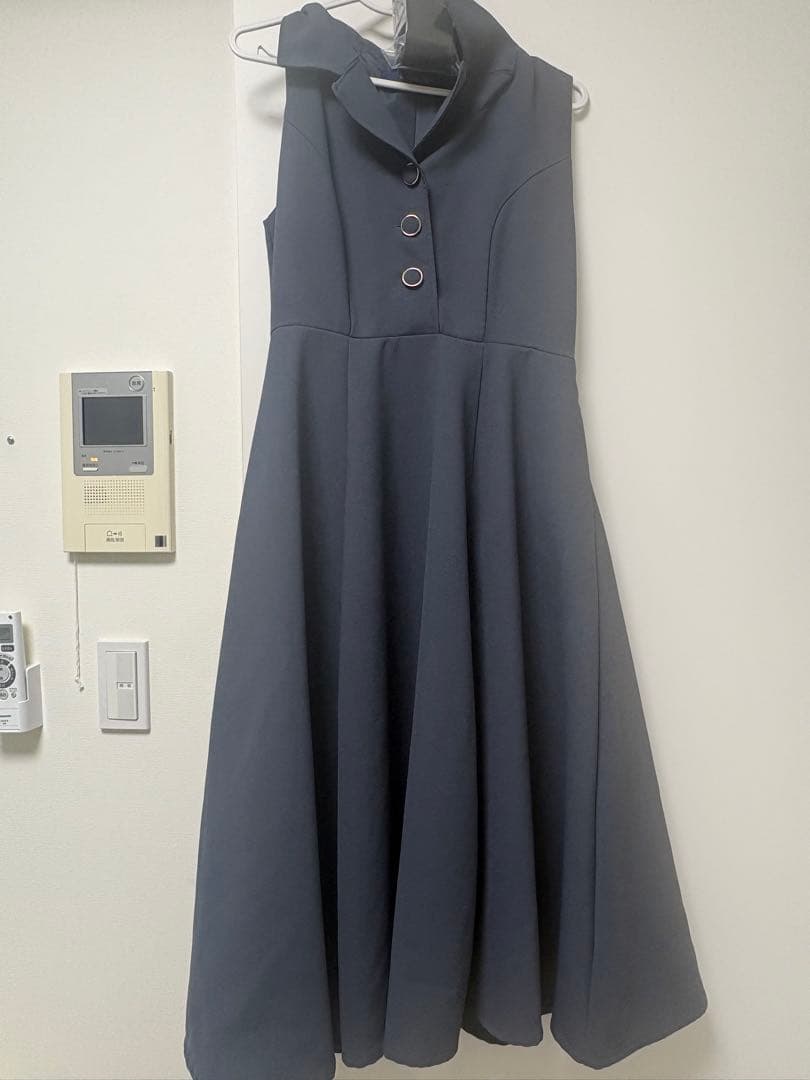 F.i.n.t ベルト付きウールライク開衿ジレワンピース