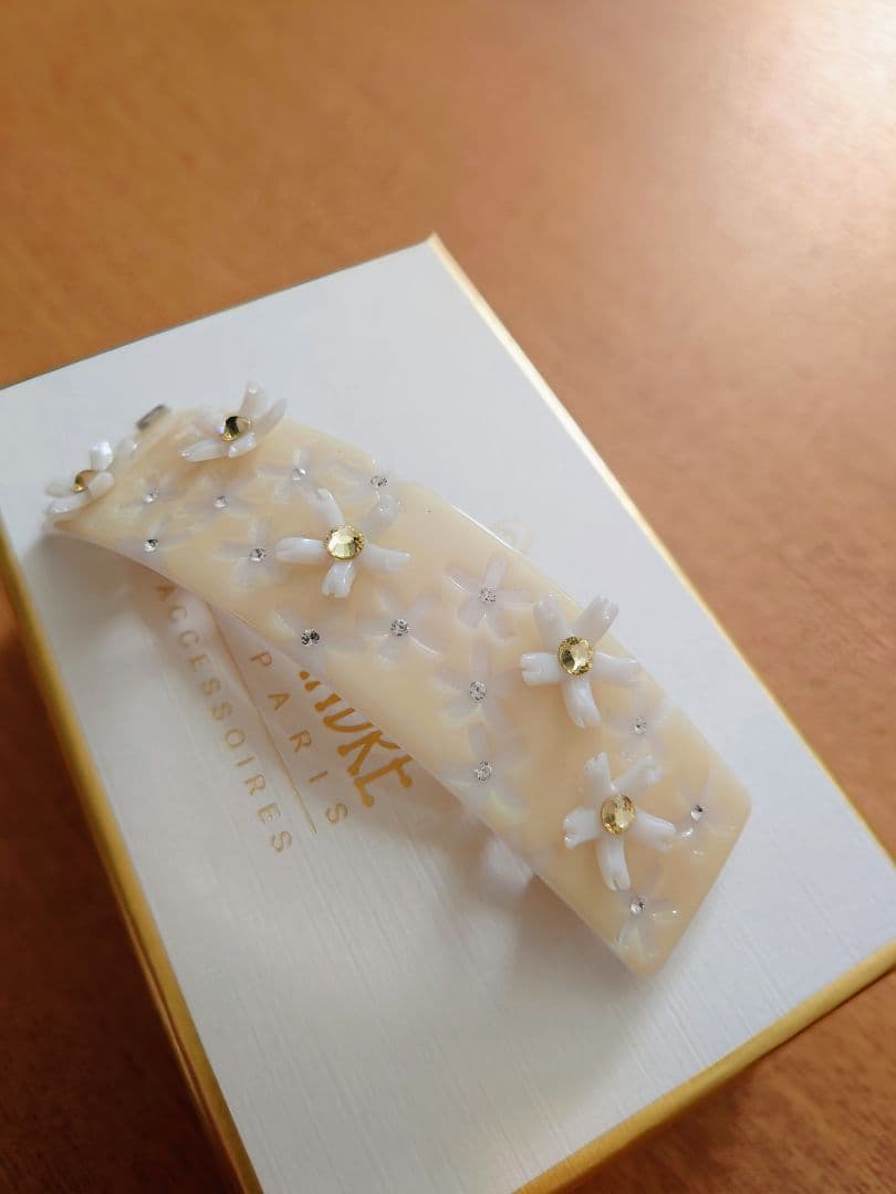 アレクサンドルドゥパリ お花のバレッタ フラワーシェイプ