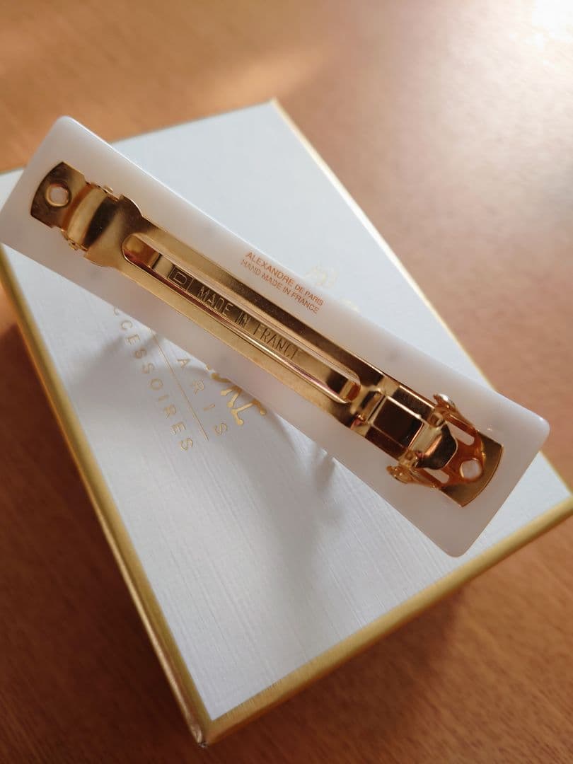 アレクサンドルドゥパリ お花のバレッタ フラワーシェイプ