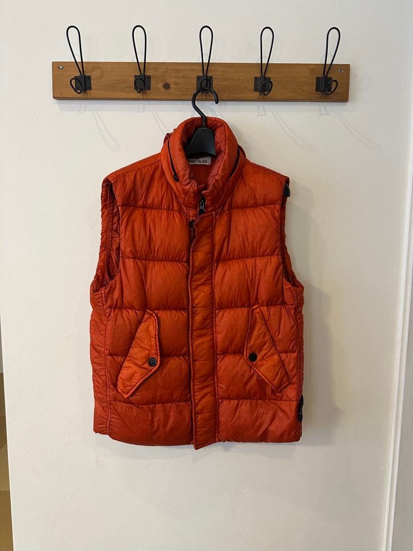 Stone  オレンジ ダウンベスト