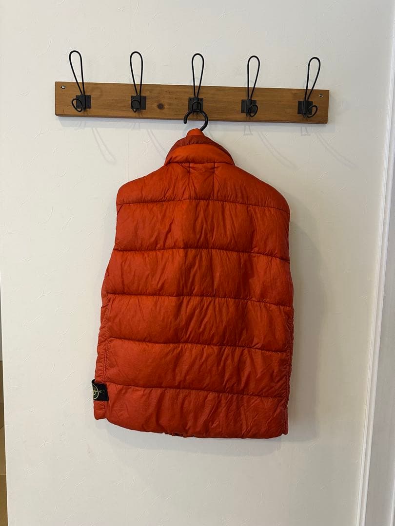 Stone  オレンジ ダウンベスト