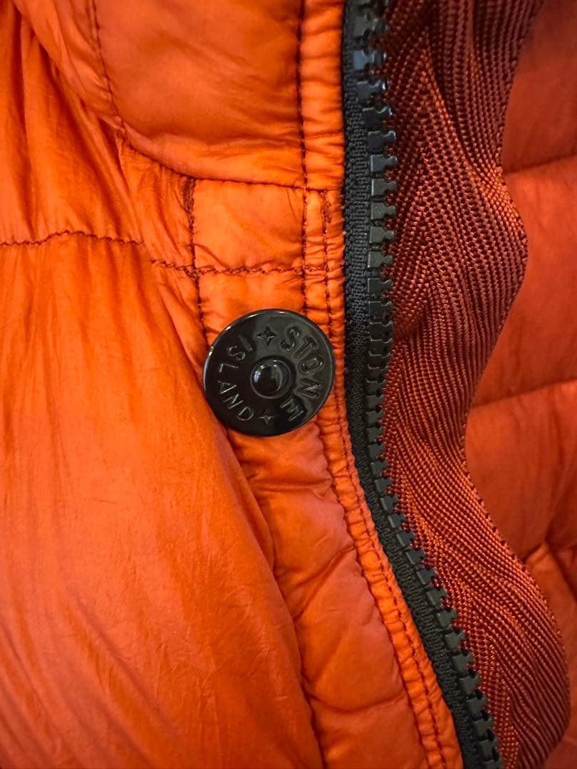 Stone  オレンジ ダウンベスト