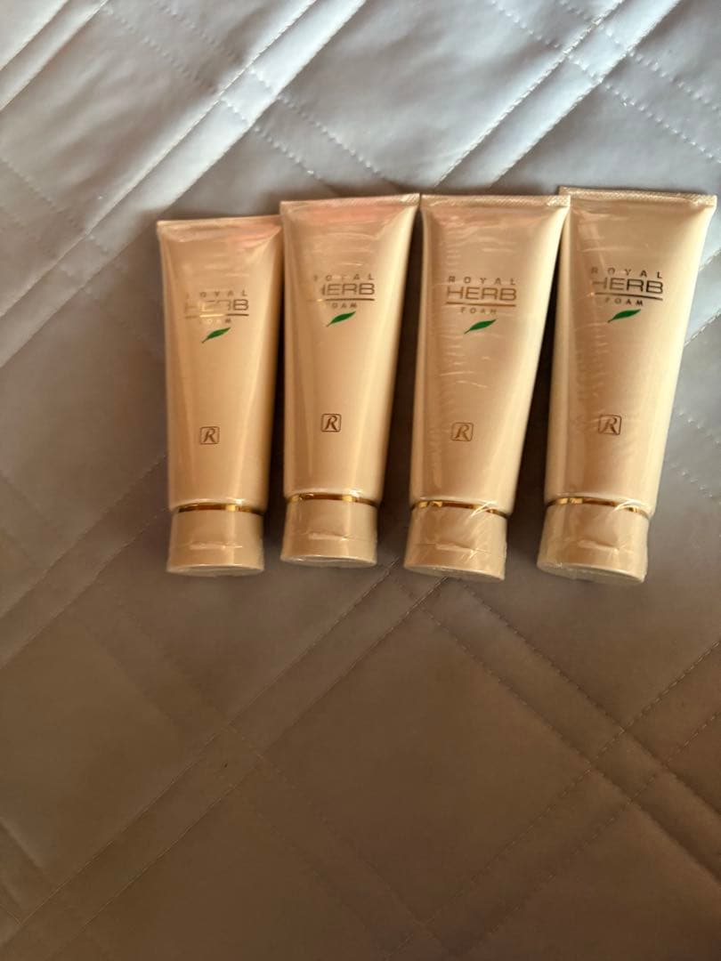 ロイヤル化粧品　ロイヤルハーブフォーム４本セット