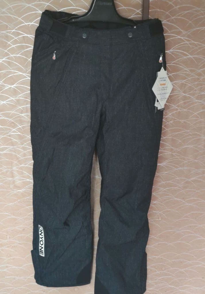 ホ*ン様 値下げ‼️新品タグ付き ONYONE オンヨネ フルオープンパンツ