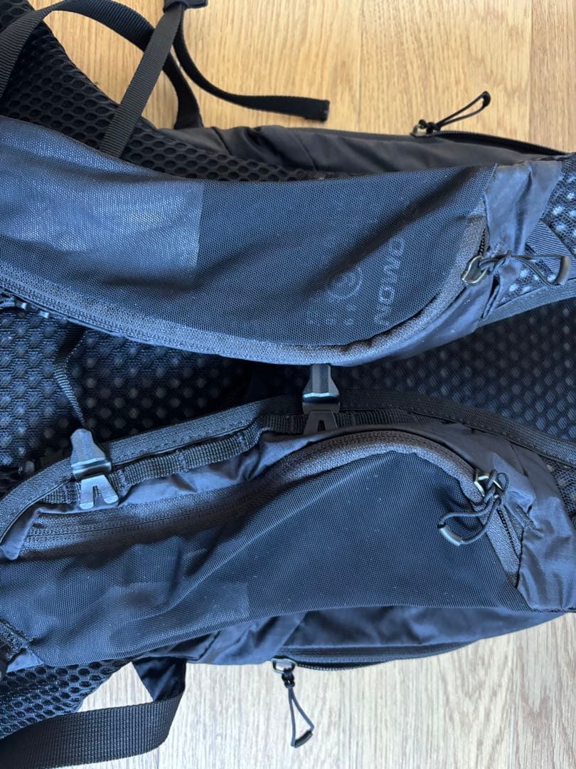 SALOMON ハイドレーションパック ブラック