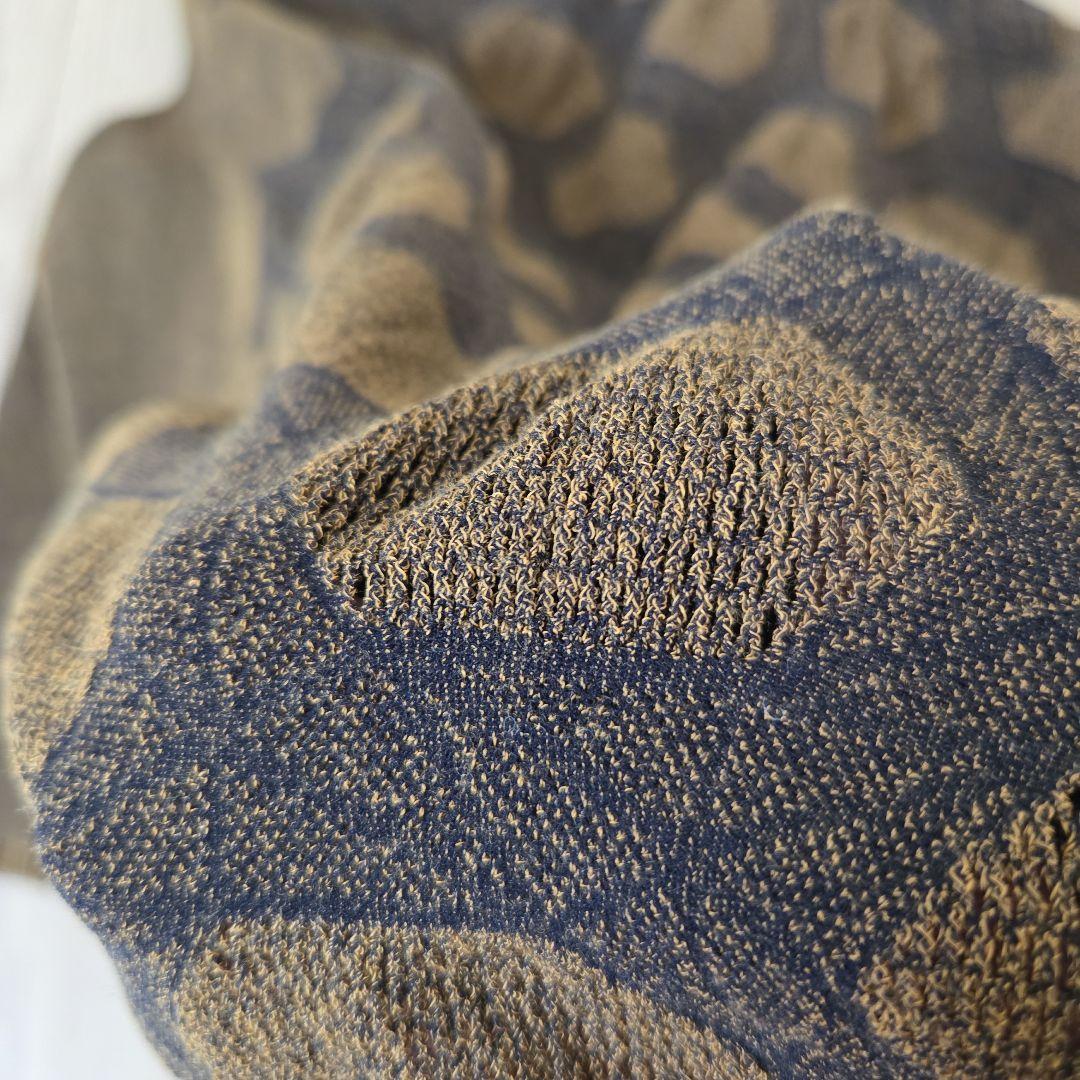 ISSEY MIYAKE　イッセイミヤケ　ブラウン系六角形パターン半袖ニット