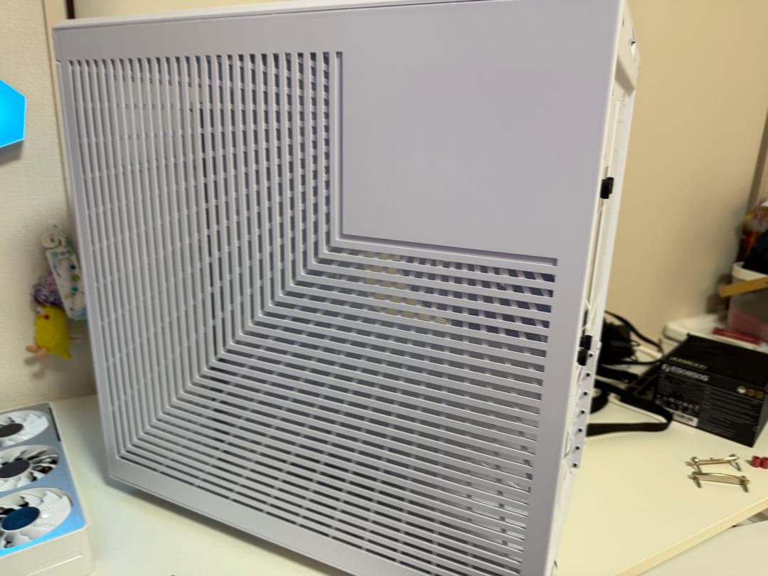 HYTE Y70 ホワイト PCケース