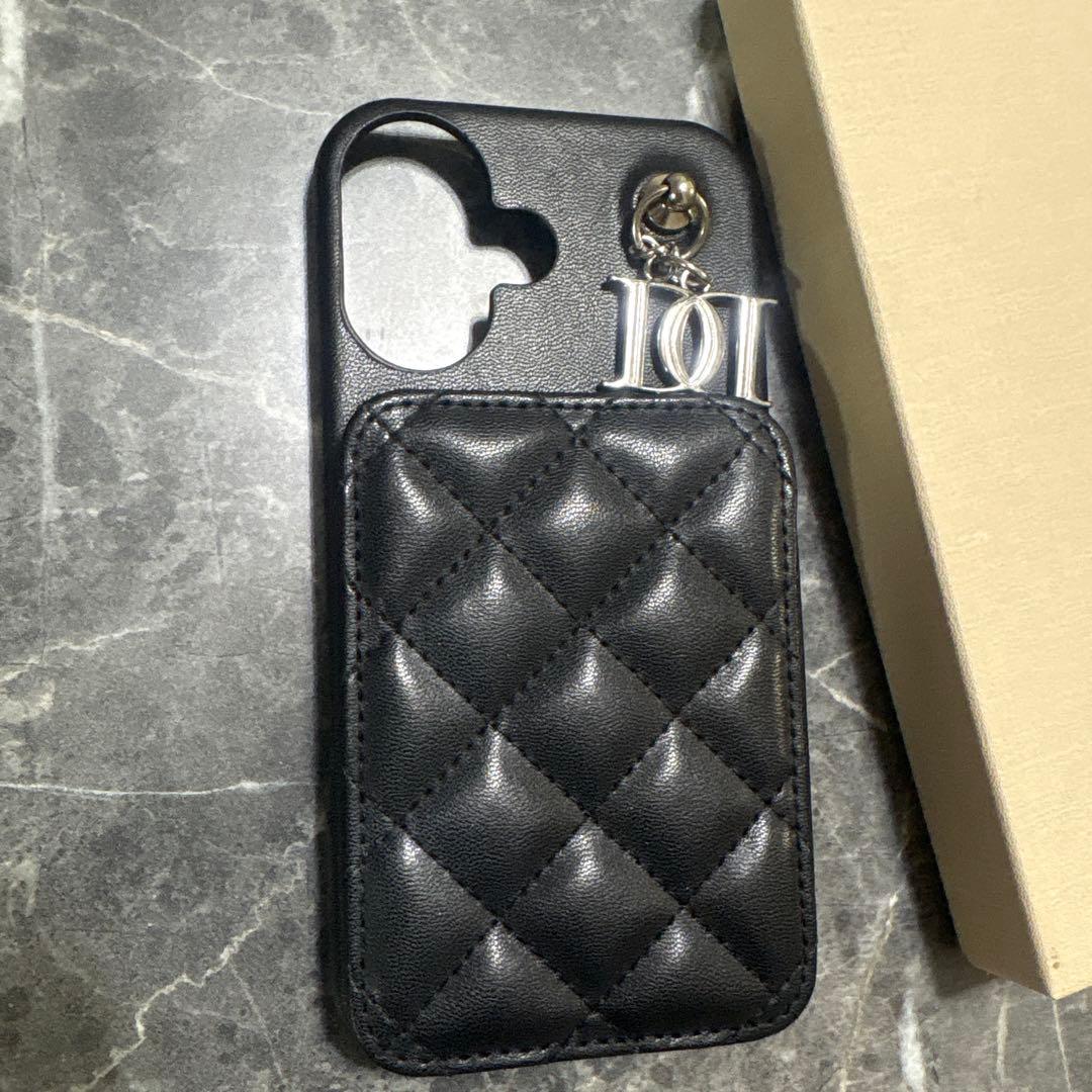 ダーリッチ キルティングミラーDDチャームiPhoneケース 16 Darich