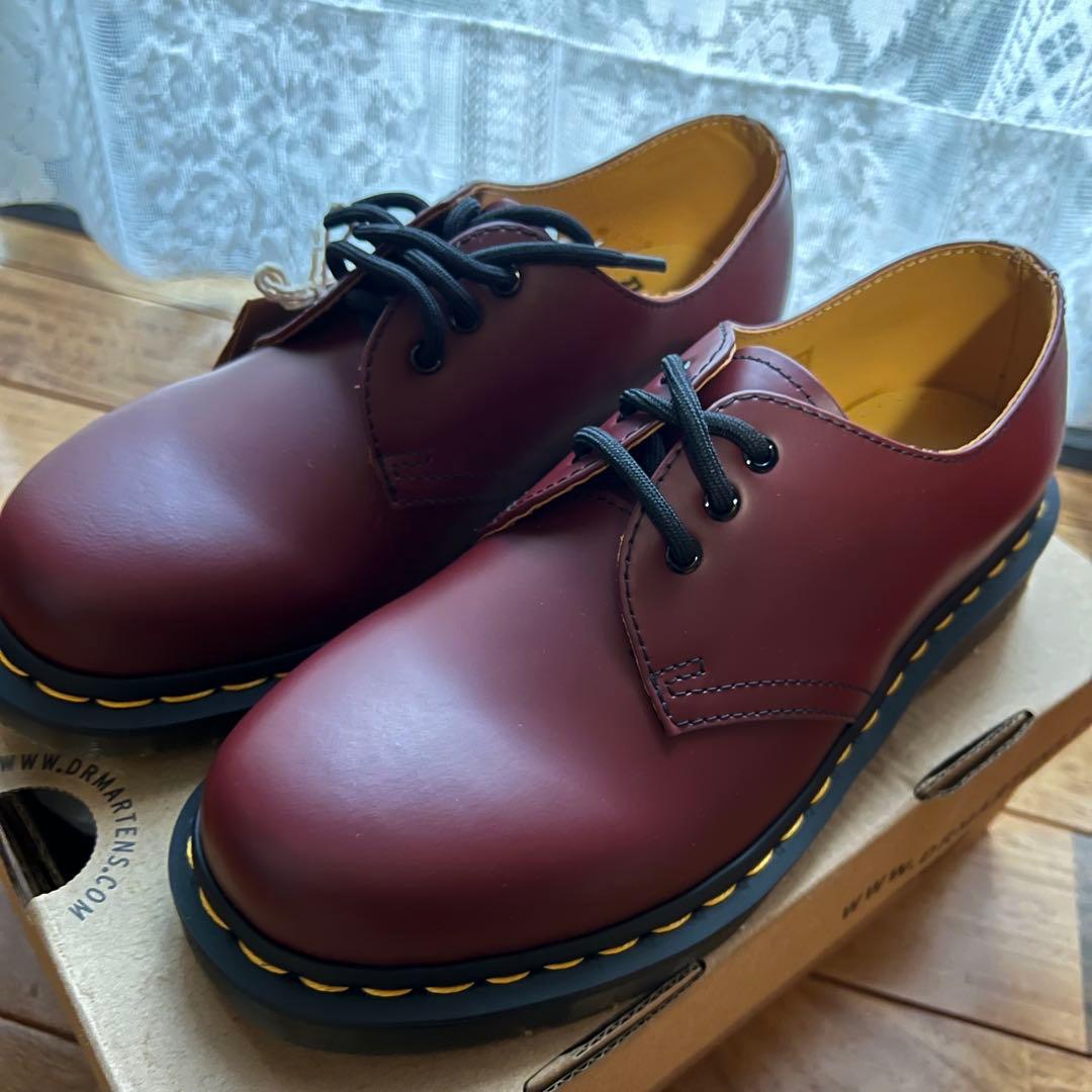 Dr. Martens 3ホール　cherry red