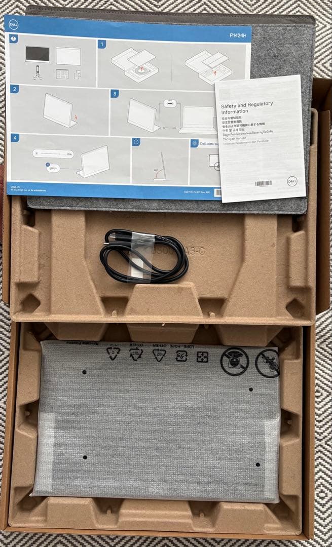 【美品】DELL ポータブル薄型モニター 本体 P1424H