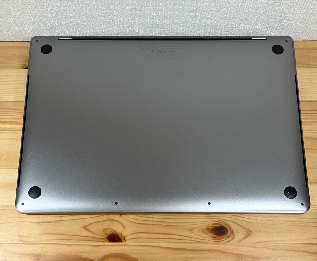 MacBook本体 MacBook Pro 15 2017 Touch Bar i7/16/1000