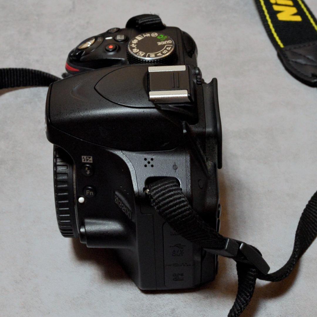 Nikon D3200 ダブルズームキット 美品 シャッター11070