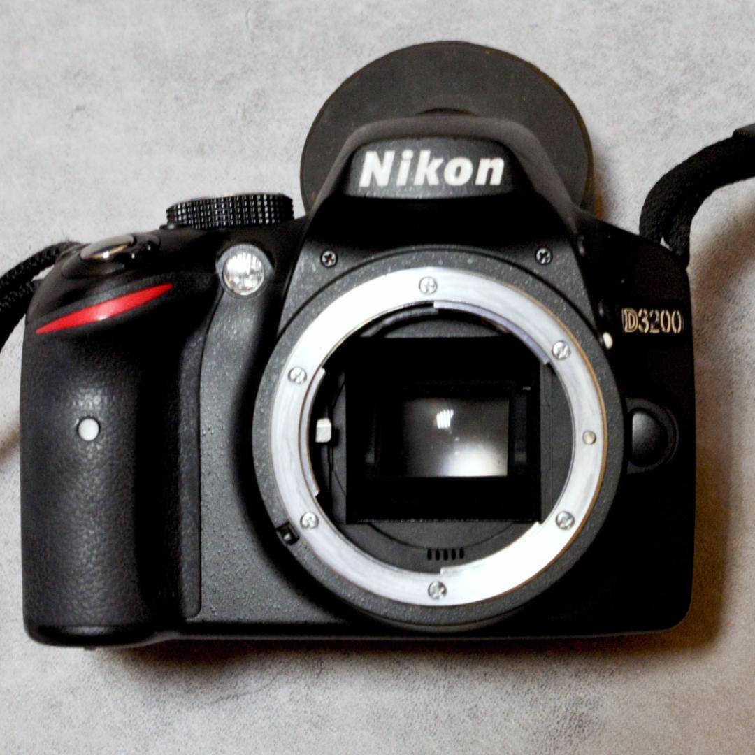Nikon D3200 ダブルズームキット 美品 シャッター11070