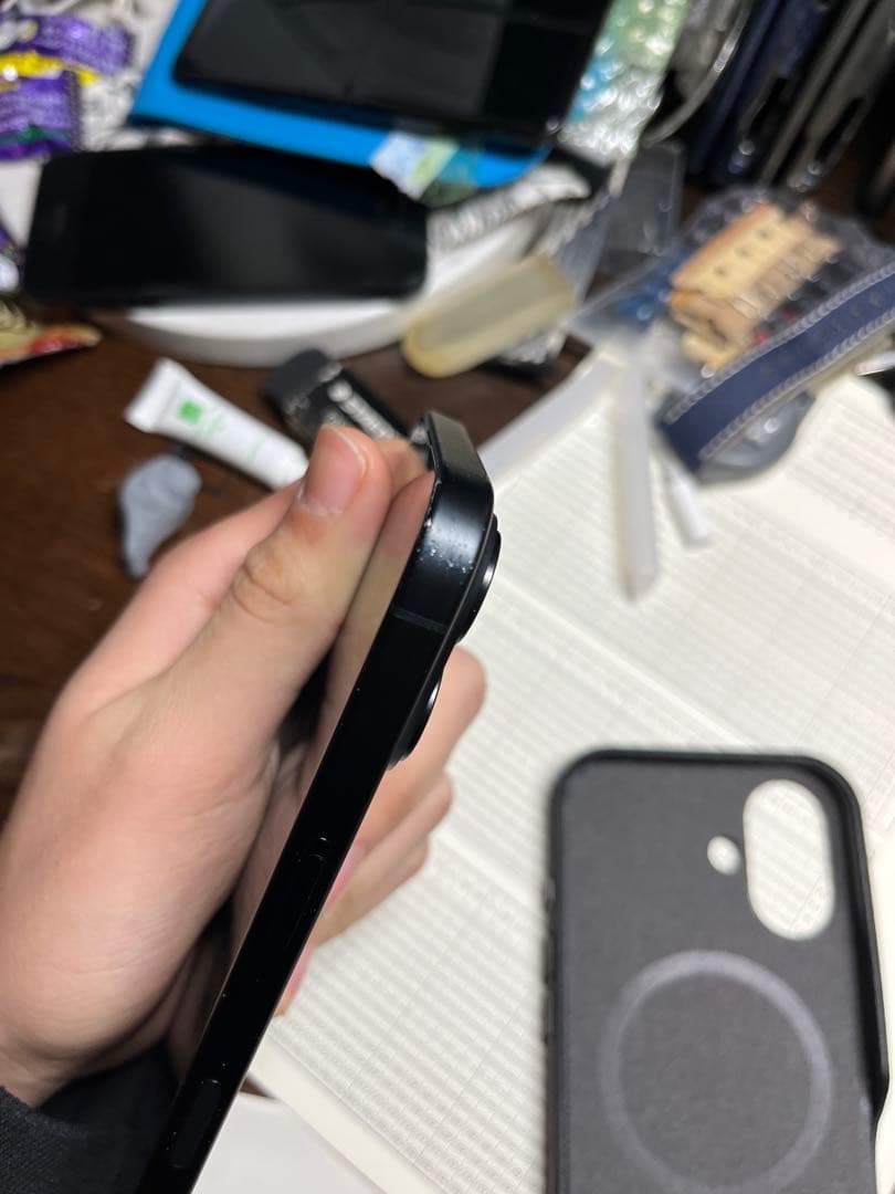 iPhone 16 128GB ブラック 高級レザーケース付き