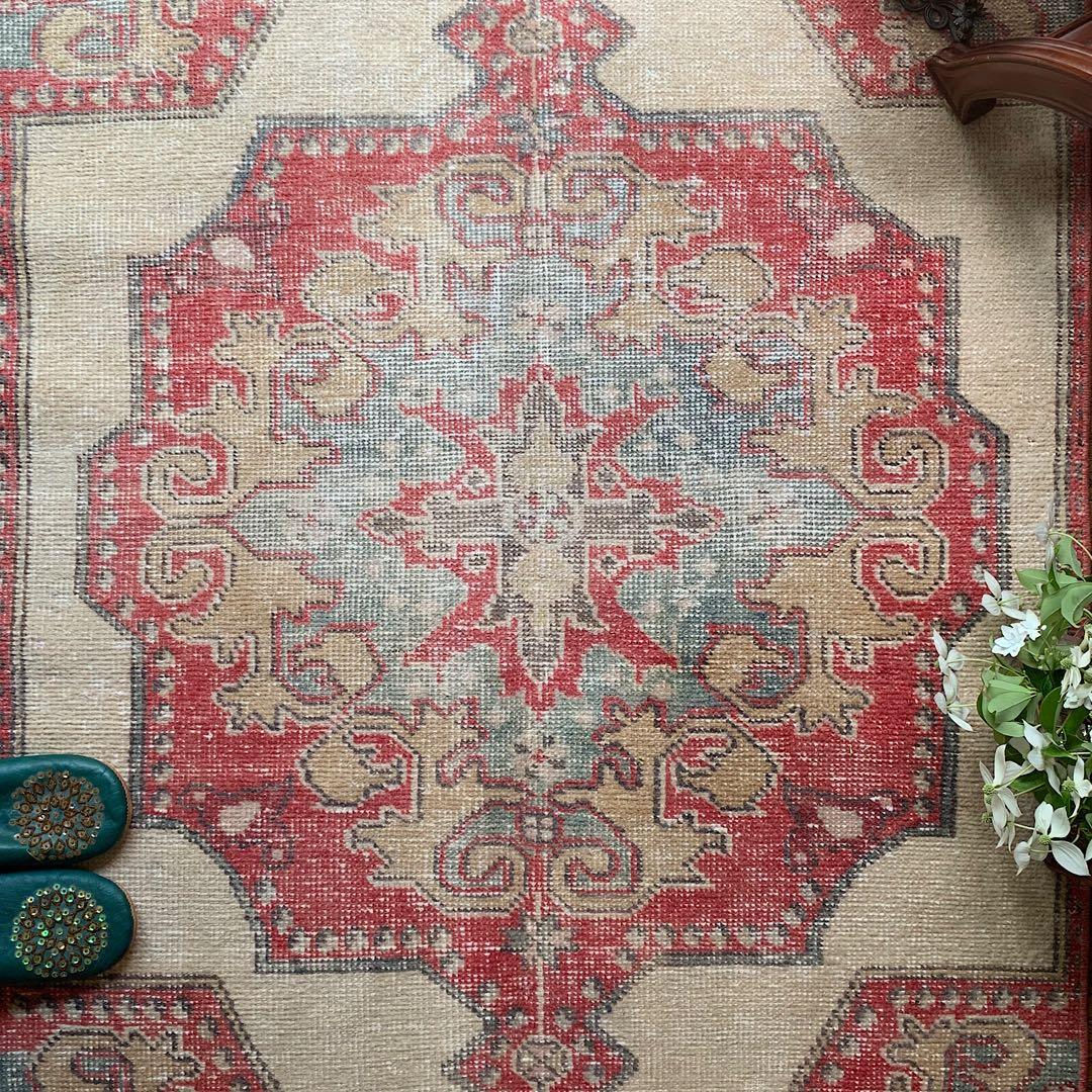 リリー　プロフ必読^ - ^様　アヴァノスラグ　トルコヴィンテージラグ