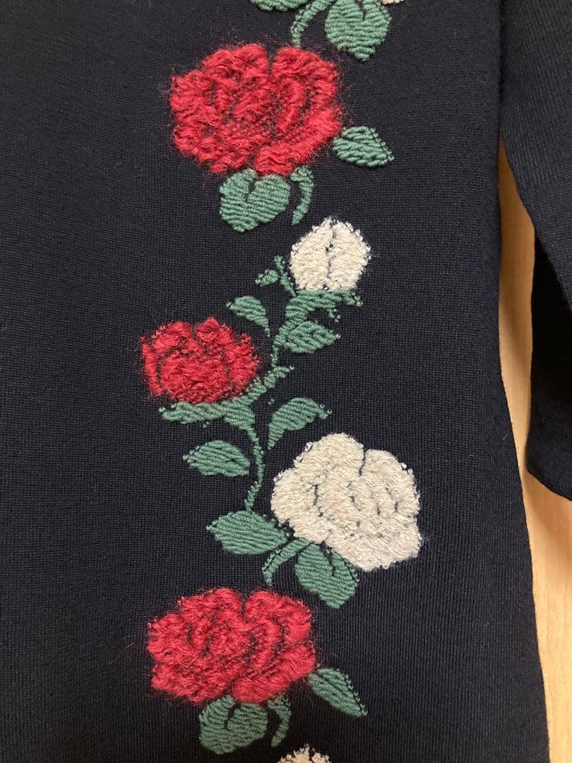 ⭐︎1/18のみタイムSALE⭐︎ シビラ　ニットワンピース バラ柄刺繍ブラック