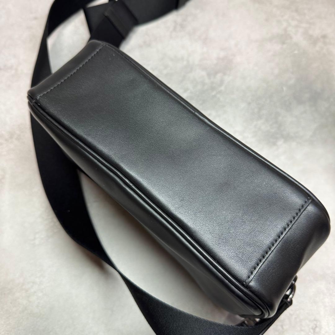 美品 コーチ ショルダーバッグ C4148 クロスボディ ボディバッグ 斜め掛け