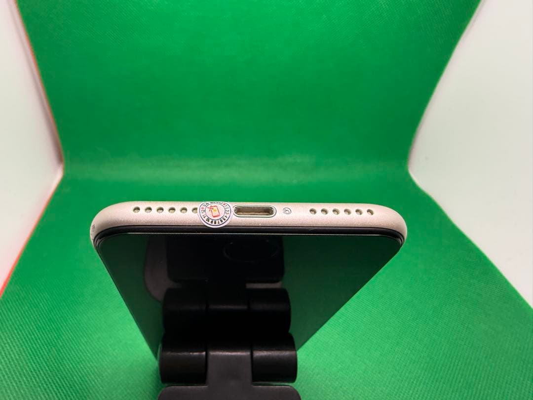 0557 IPHONE SE 第三世代128GB SIMフリー