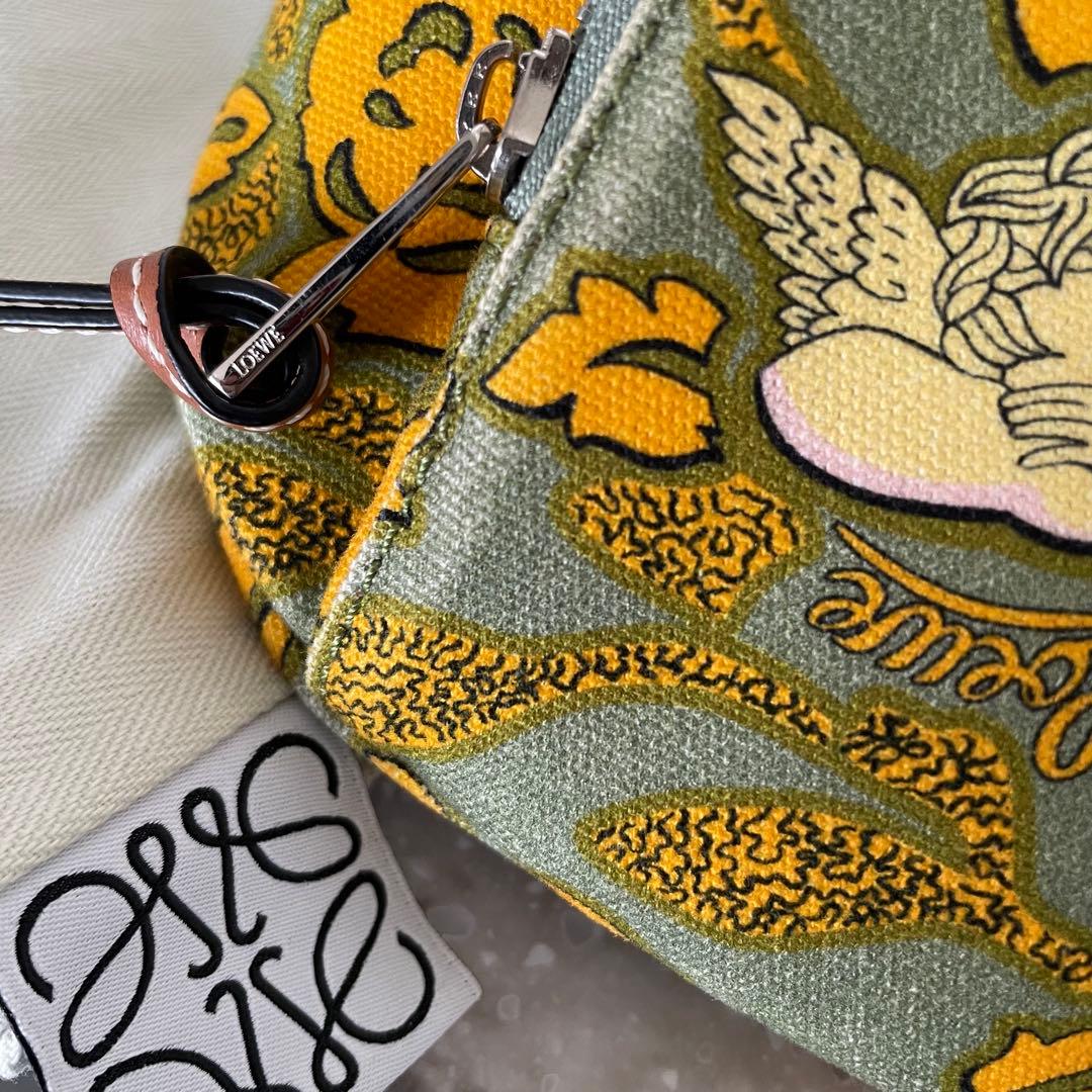 ロエベ（LOEWE）　パウラズ イビザ コレクション　ボディバッグ