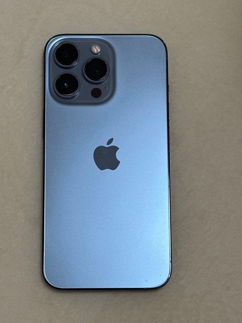 I phone 13 pro 本体