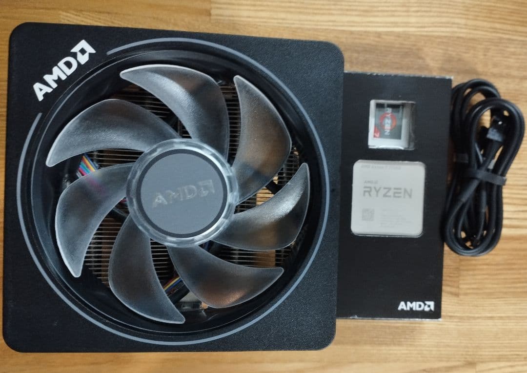 【AMD Ryzen 7 3700X／中古・正常動作品／箱・付属品あり】